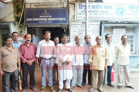 Flood effected families compensations delays, opposition protest Flood effected families compensations delays, opposition protest